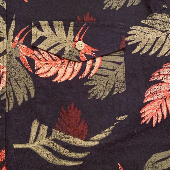 Old Navy Button-Up Shirt - Picture 2 of 3